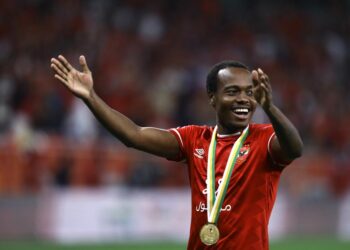 بيرسي تاو: الدوري المصري أقوى من الجنوب إفريقي