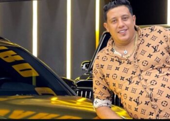 فيديو.. حمو بيكا يستعطف هاني شاكر لدخول نقابة المهن الموسيقية