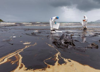 تسرب نفطى يهدد نهر الأمازون