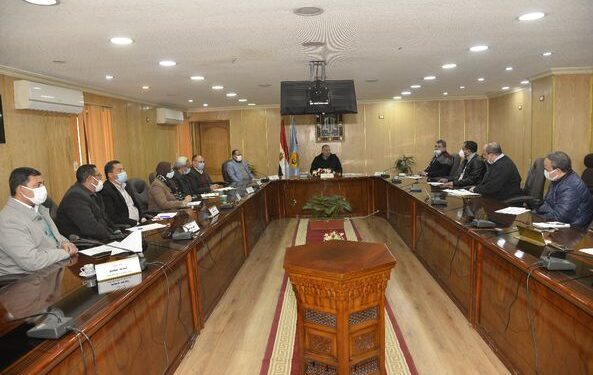 لتوفير حياة كريمة.. تنفيذ مشروعات لمياه الشرب والصرف الصحي بقرى أسيوط