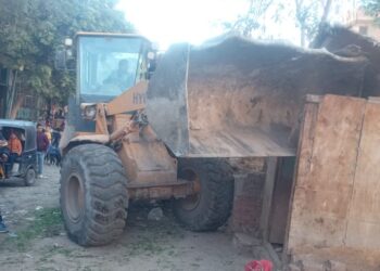 لتحقيق الانضباط.. محافظة الجيزة تزيل التعديات والمنشأت المخالفة بطريق ترسا