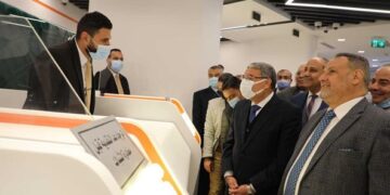 محافظ المنيا يفتتح فرعا جديدا للبنك الأهلي المصري