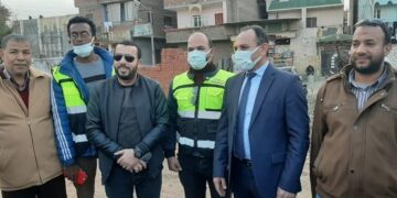 السكرتير العام بأسيوط يتفقد موقع إنشاء كوبري أعلى السكة الحديد بأبوتيج