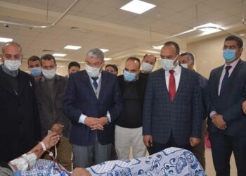 محافظ المنيا يتفقد قسم الغسيل الكلوي بمستشفى سمالوط التخصصي