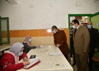 محافظ الغربية يطمئن على سير الامتحانات بالمحلة الكبرى