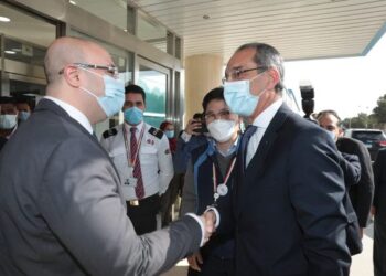 وزيرا الاتصالات والتعليم يتفقدان المنصنع الجديد لإنتاج التابل التعليمي ببني سويف