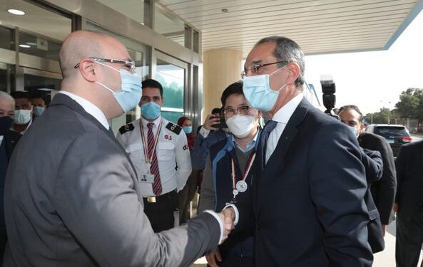 وزيرا الاتصالات والتعليم يتفقدان المنصنع الجديد لإنتاج التابل التعليمي ببني سويف