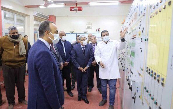 بسعة 350طن.. محافظ المنيا يتفقد شركة مطاحن مصر الوسطي