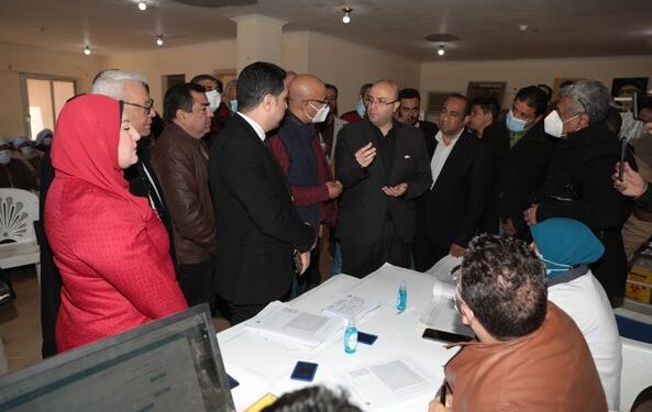 خلال زيارته للفشن..محافظ بني سويف يتفقد سير العمل في حملة التطعيم بلقاح كورونا