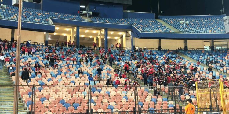 حرمان عدد من جماهير الأهلي والإسماعيلي من دخول المباريات