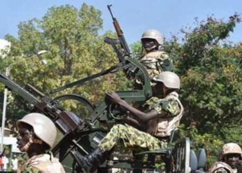 احتجاز رئيس بوركينا فاسو فى معسكر للجيش