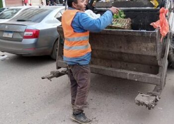 محافظ الدقهلية يتابع اعمال رفع القمامة ونتاج الامطار بالمنصورة