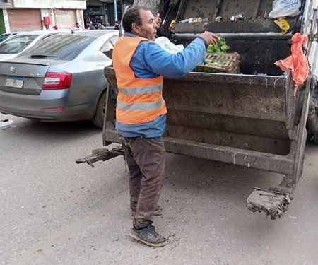 محافظ الدقهلية يتابع اعمال رفع القمامة ونتاج الامطار بالمنصورة