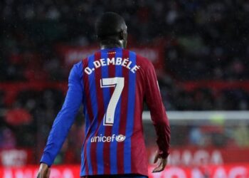 تشافي يُحذر ديمبلي: التجديد لبرشلونة أو الرحيل هذا الشهر