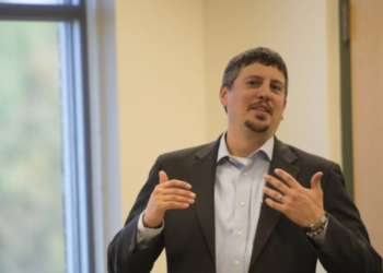 نائب المبعوث الأمريكى الخاص بإيران يترك منصبه وسط المحادثات النووية