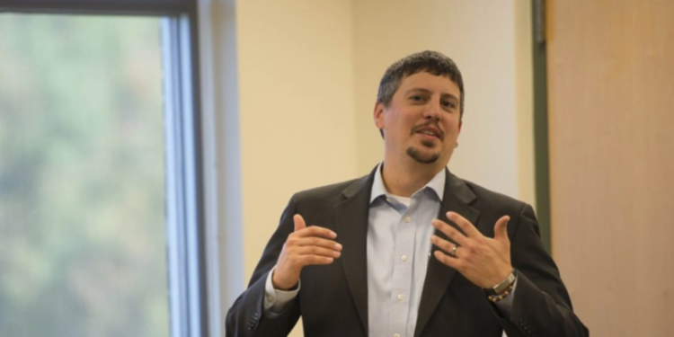 نائب المبعوث الأمريكى الخاص بإيران يترك منصبه وسط المحادثات النووية