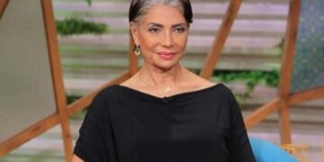 مهرجان أسوان الدولي: سوسن بدر تمثل نموذجا رائعا لإبداع المرأة المصرية