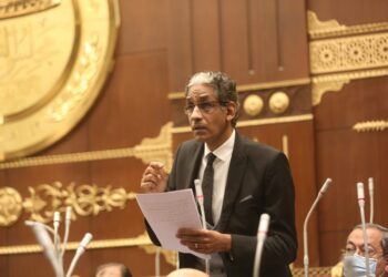 كواليس.. جدل بين نواب الشيوخ لإنهاء صاحب العمل العقد بسبب نشاط العامل النقابى