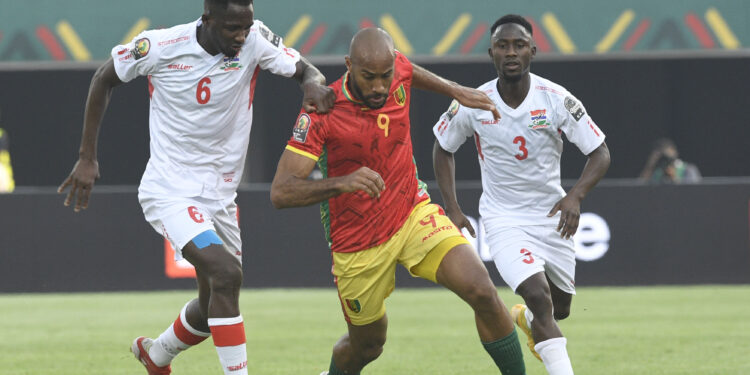 منتخب غامبيا يكتب التاريخ في أمم إفريقيا بالفوز على غينيا والتأهل لربع النهائي
