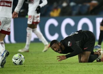 باريس سان جيرمان يُعلن مدة غياب فينالدوم بسبب الإصابة