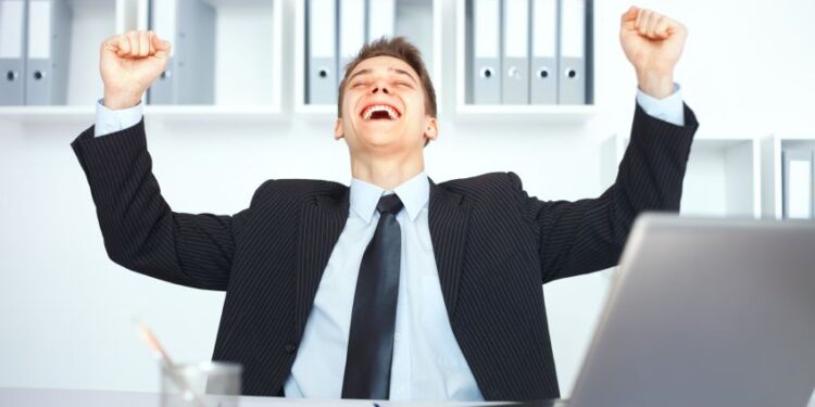 إنفوجراف.. معلومات تهمك عن نظام الإجازات في قانون العمل الجديد