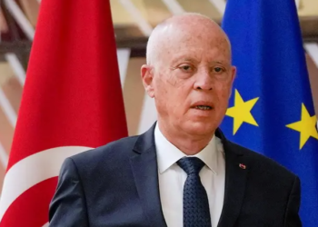 تونس تمدد حالة الطوارئ لمدة شهر