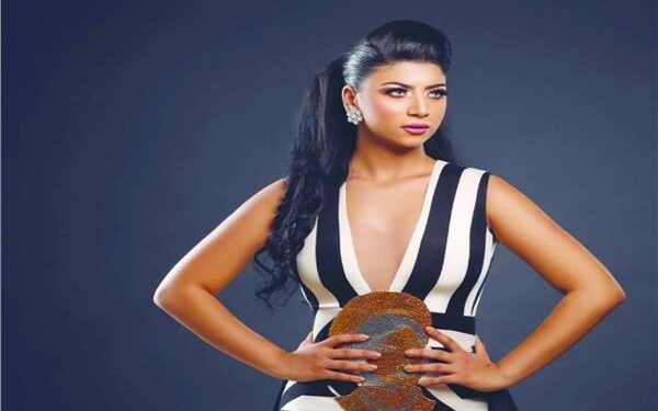 فيديو .. لحظة تعرض الفنانة كارولين عزمي للتحرش