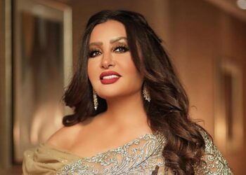 النجمة التونسية لطيفة لوالدتها : أنا من غيرك ولا حاجة