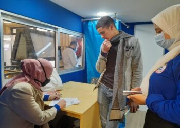 لمواجهة كورونا.. نقاط ثابتة لتطعيم المواطنين باللقاح داخل السكة الحديد بأسيوط