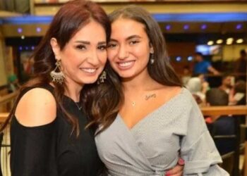 الفنانة أمل رزق تدعم ابنتها لمي كتكت في فيلم تماسيح النيل