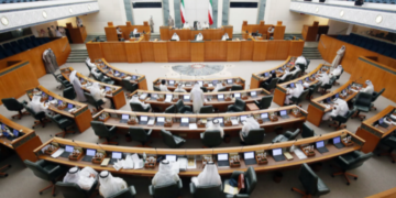 أمين عام مجلس الأمة الكويتى يتعرض للإغماء و”الغانم” يرفع الجلسة