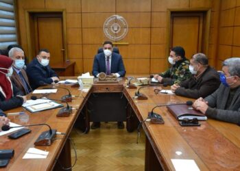 محافظ الدقهلية يناقش تنفيذ إجراءات تسليم ارض الغزل والنسيج بالمنصورة