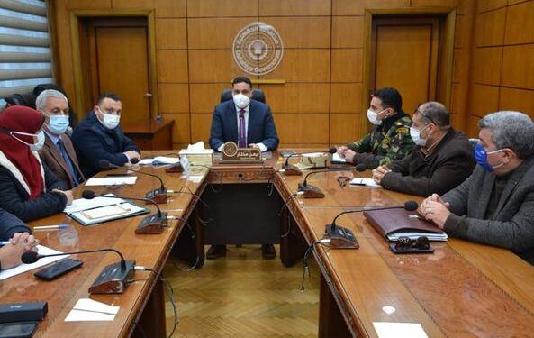 محافظ الدقهلية يناقش تنفيذ إجراءات تسليم ارض الغزل والنسيج بالمنصورة