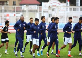 “مسحة طبية وتقسيمة بين اللاعبين”.. أبرز ملامح مران الزمالك استعدادًا لكأس الرابطة