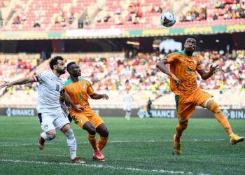 مصر وكوت ديفوار (0-0) في أول 30 دقيقة.. العارضة تحرم الفراعنة من التقدم