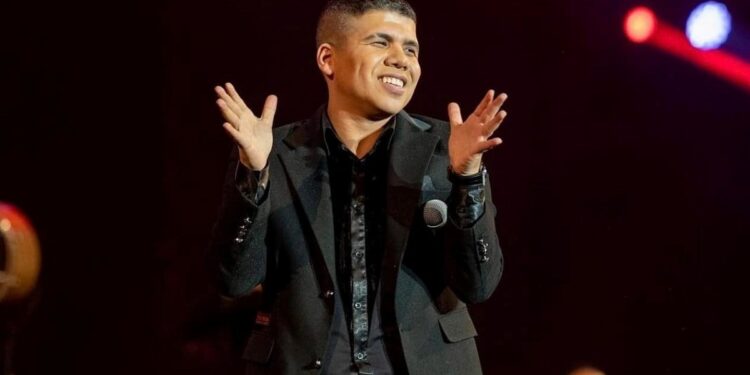 مغني المهرجانات عمر كمال في أمريكا لهذا السبب