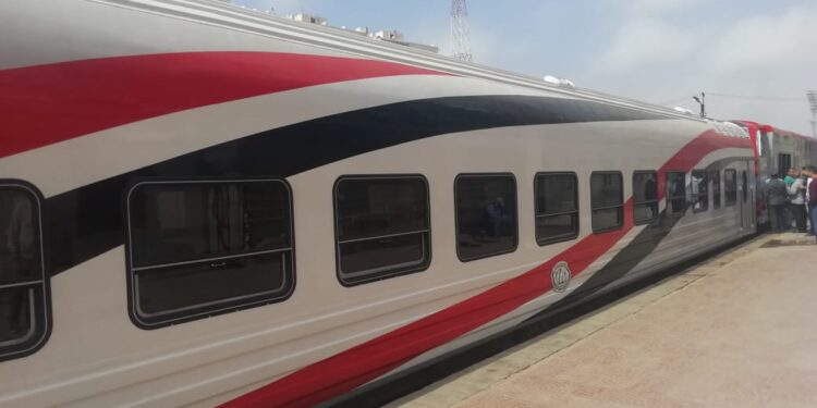انطلاقًا من محطة القاهرة.. تعرف على أسعار تذاكر القطارات المميزة العادية