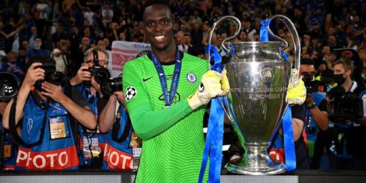 إدوارد ميندي يفوز بجائزة أفضل حارس مرمى في العالم