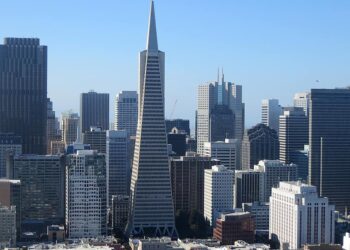 بمعدل 3 بوصات سنويا.. ناطحة سحاب تثير قلق سان فرانسيسكو بسبب ميلها المستمر