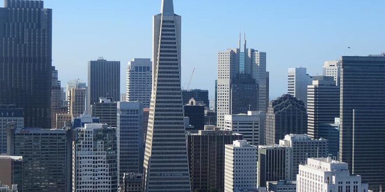 بمعدل 3 بوصات سنويا.. ناطحة سحاب تثير قلق سان فرانسيسكو بسبب ميلها المستمر