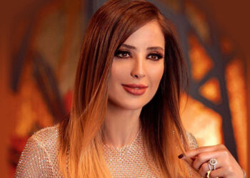 سقوط وفاء الكيلاني في حفل JOY AWARDS يشعل مواقع التواصل الاجتماعي