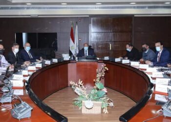 وزير النقل : مصر حريصة على التعاون في مشروعات النقل الأخضر
