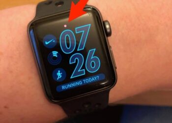 النقطة الحمراء على Apple Watch.. ماذا تعني وكيف تتخلص منها؟