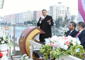 محافظ الدقهلية يسلم أجهزة منزلية لعدد 100 عروسة من الأسر الأولي بالرعاية