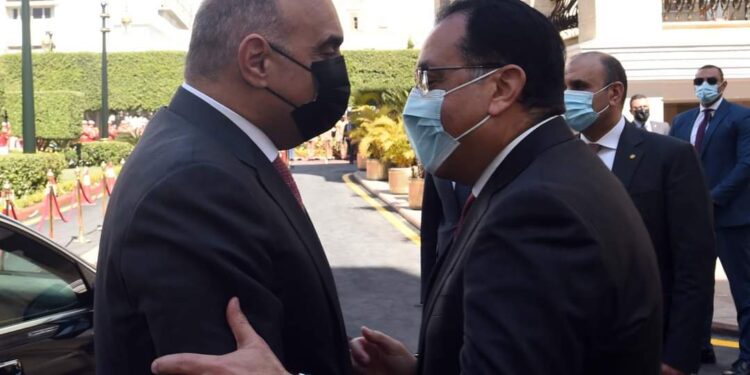 تفاصيل لقاء رئيس الوزراء مع نظيره الأردني.. صور
