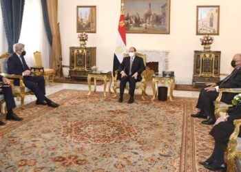 السيسي لـ« جون كيري»: مصر ستتبنى مقاربة شاملة ومحايدة في قمة المناخ