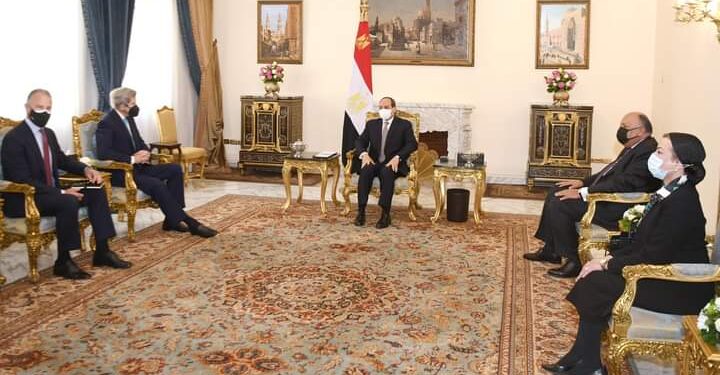 السيسي لـ« جون كيري»: مصر ستتبنى مقاربة شاملة ومحايدة في قمة المناخ