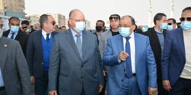 وزير التنمية المحلية ومحافظ القاهرة يتابعان منظومة المخلفات في 18 حيًا