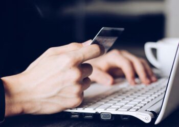 كيفية إزالة بطاقة الائتمان من حساب أمازون الخاص بك