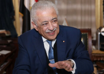 التعليم توجه بصرف حافز معلمى الصف الرابع الابتدائى للمواد الأساسية والأنشطة (مستند)